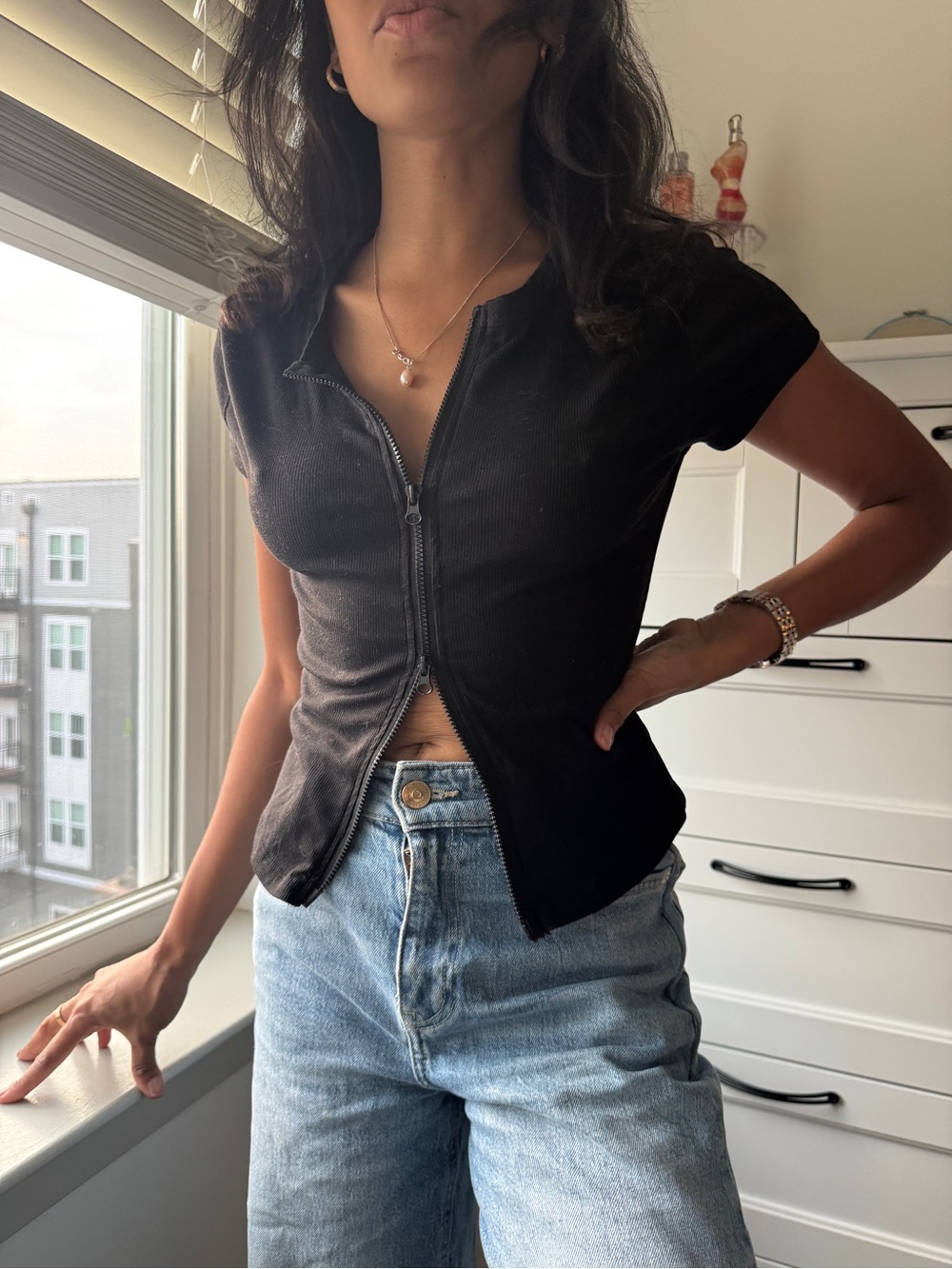Rue21 Black Short-Sleeve Zip-Front Ribbed Tee